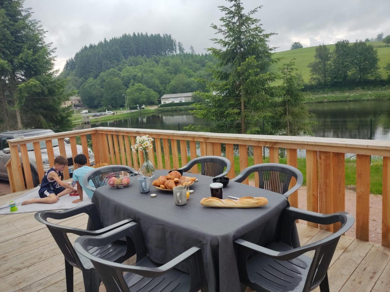 Camping Mayet-De-Montagne Le Mayet-de-Montagne Exterior photo